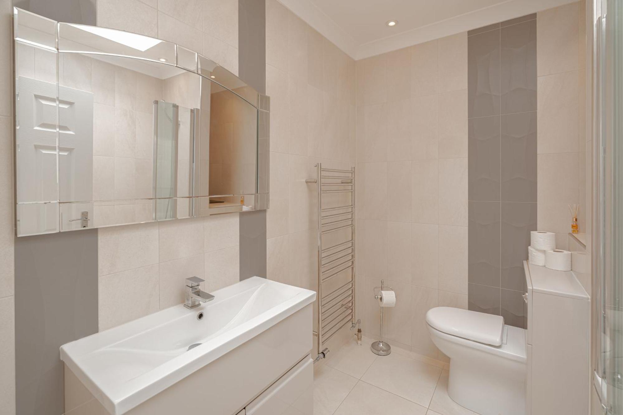 On The Beach Penthouse With Sea View - 3 Bedrooms - Roof Balcony - Spa, Sauna, Gym And Pool - Sleeps 6 Brighton Bagian luar foto