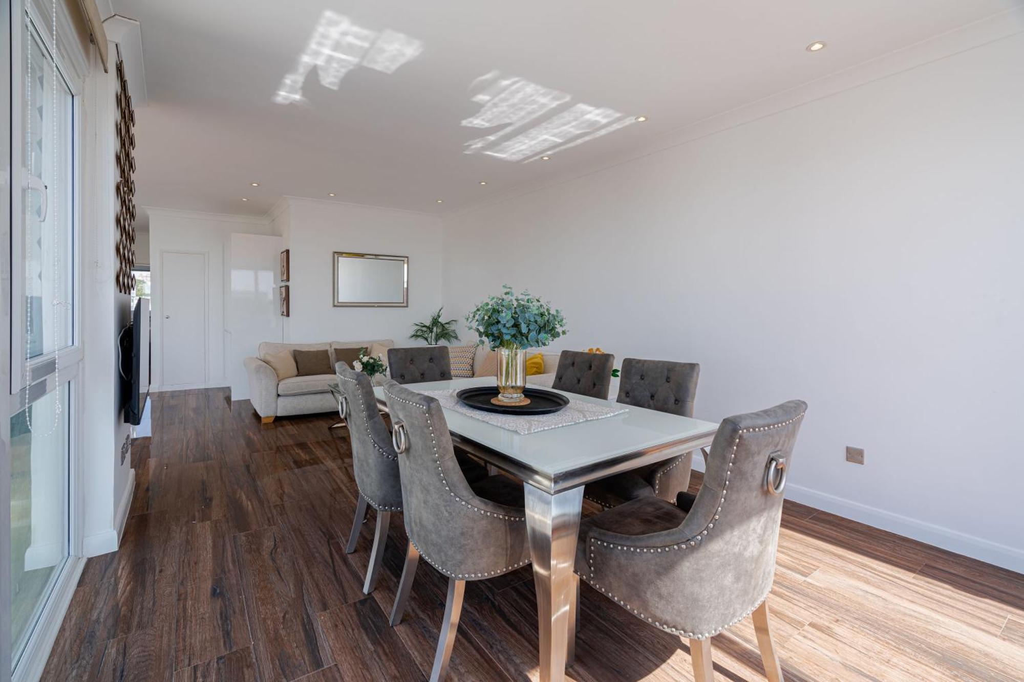 On The Beach Penthouse With Sea View - 3 Bedrooms - Roof Balcony - Spa, Sauna, Gym And Pool - Sleeps 6 Brighton Bagian luar foto