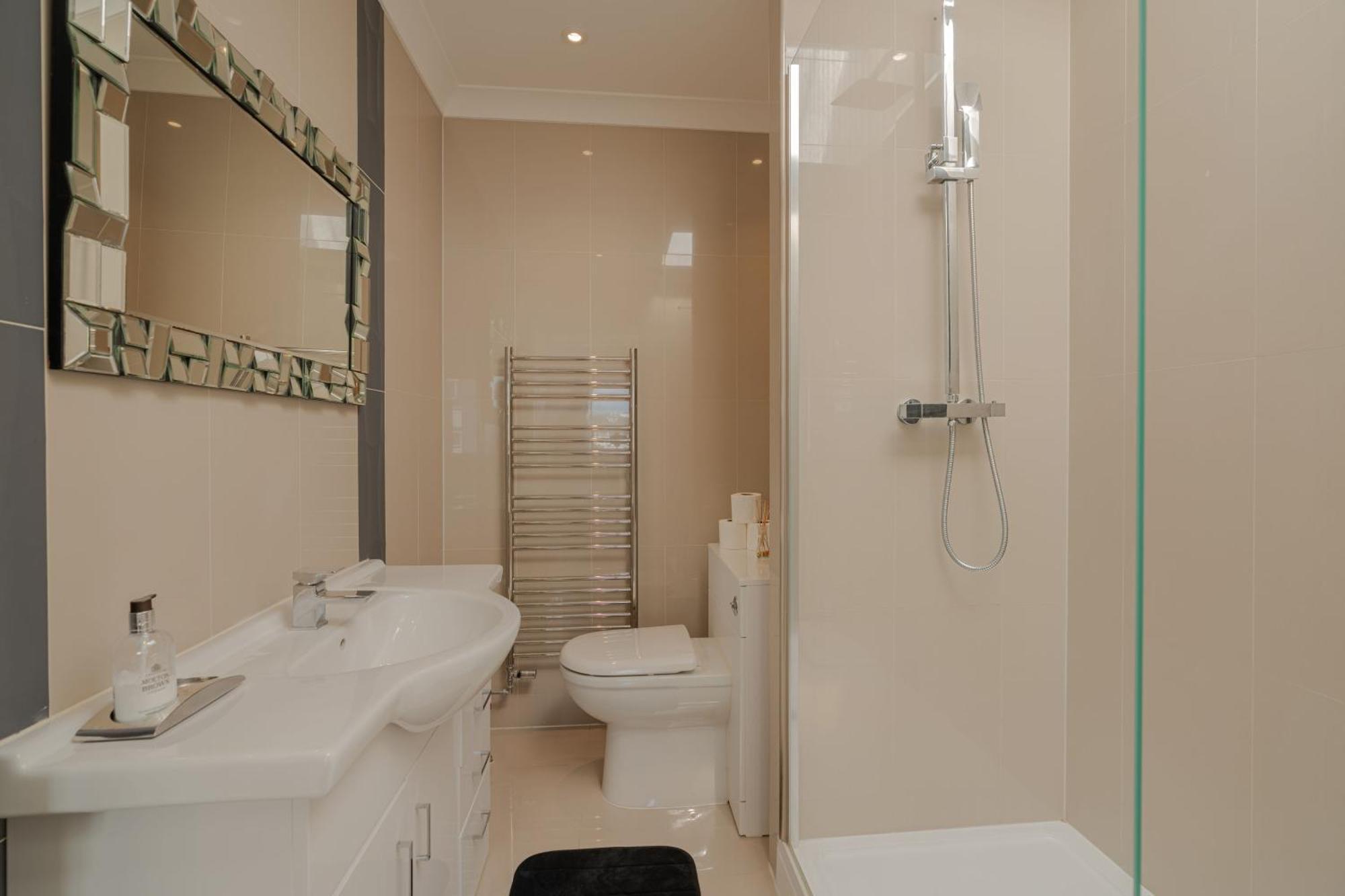 On The Beach Penthouse With Sea View - 3 Bedrooms - Roof Balcony - Spa, Sauna, Gym And Pool - Sleeps 6 Brighton Bagian luar foto