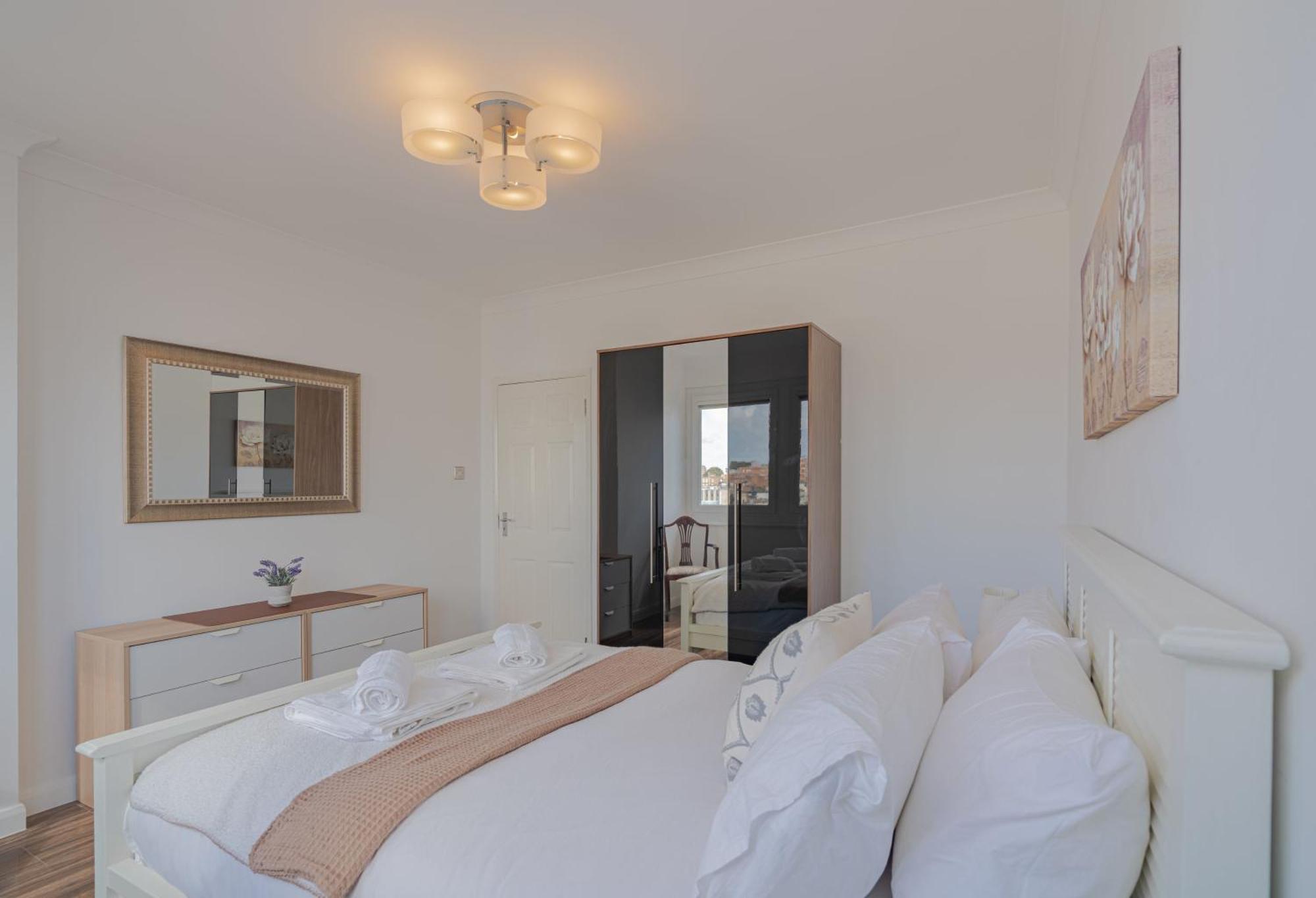 On The Beach Penthouse With Sea View - 3 Bedrooms - Roof Balcony - Spa, Sauna, Gym And Pool - Sleeps 6 Brighton Bagian luar foto