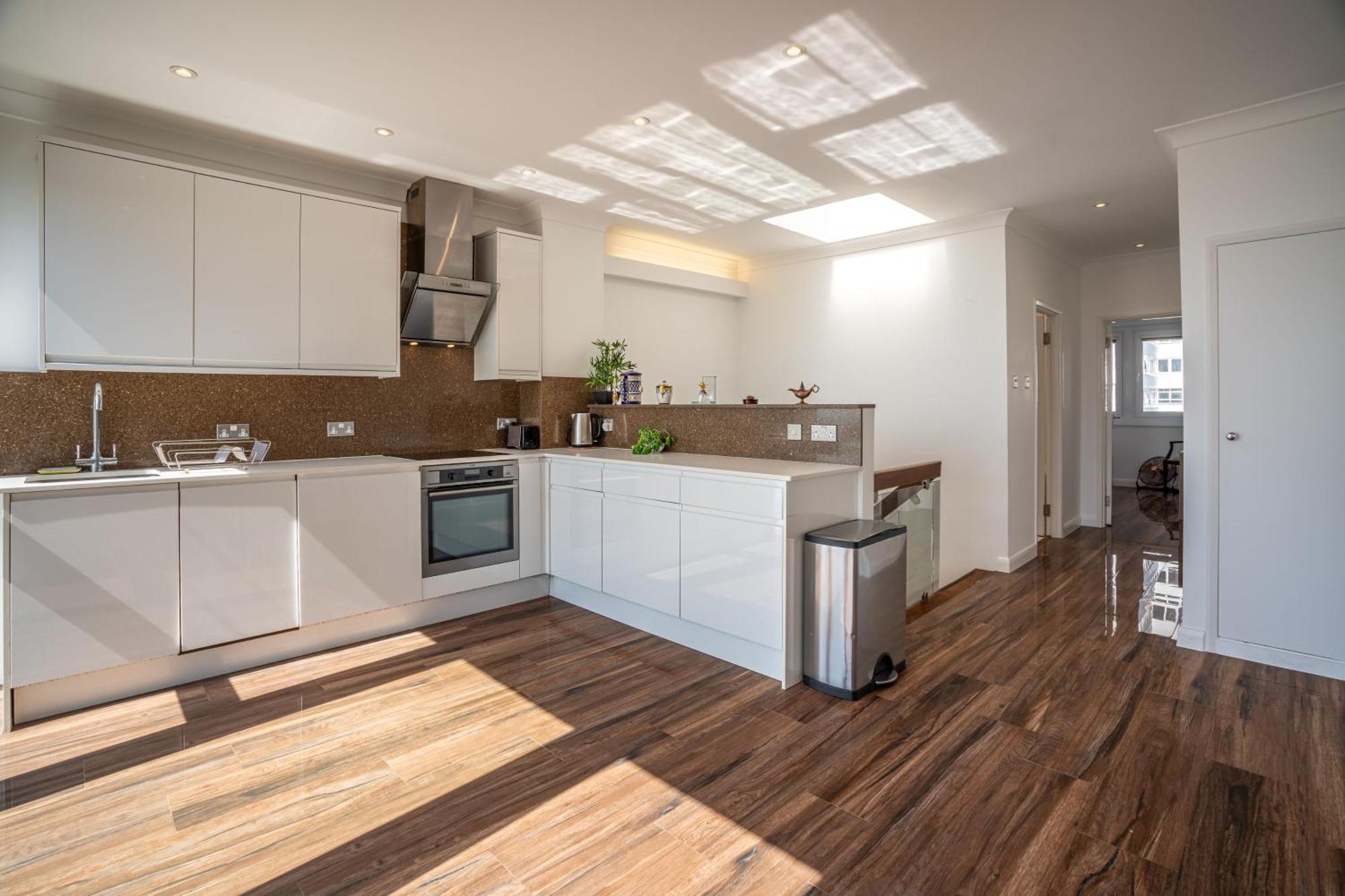 On The Beach Penthouse With Sea View - 3 Bedrooms - Roof Balcony - Spa, Sauna, Gym And Pool - Sleeps 6 Brighton Bagian luar foto
